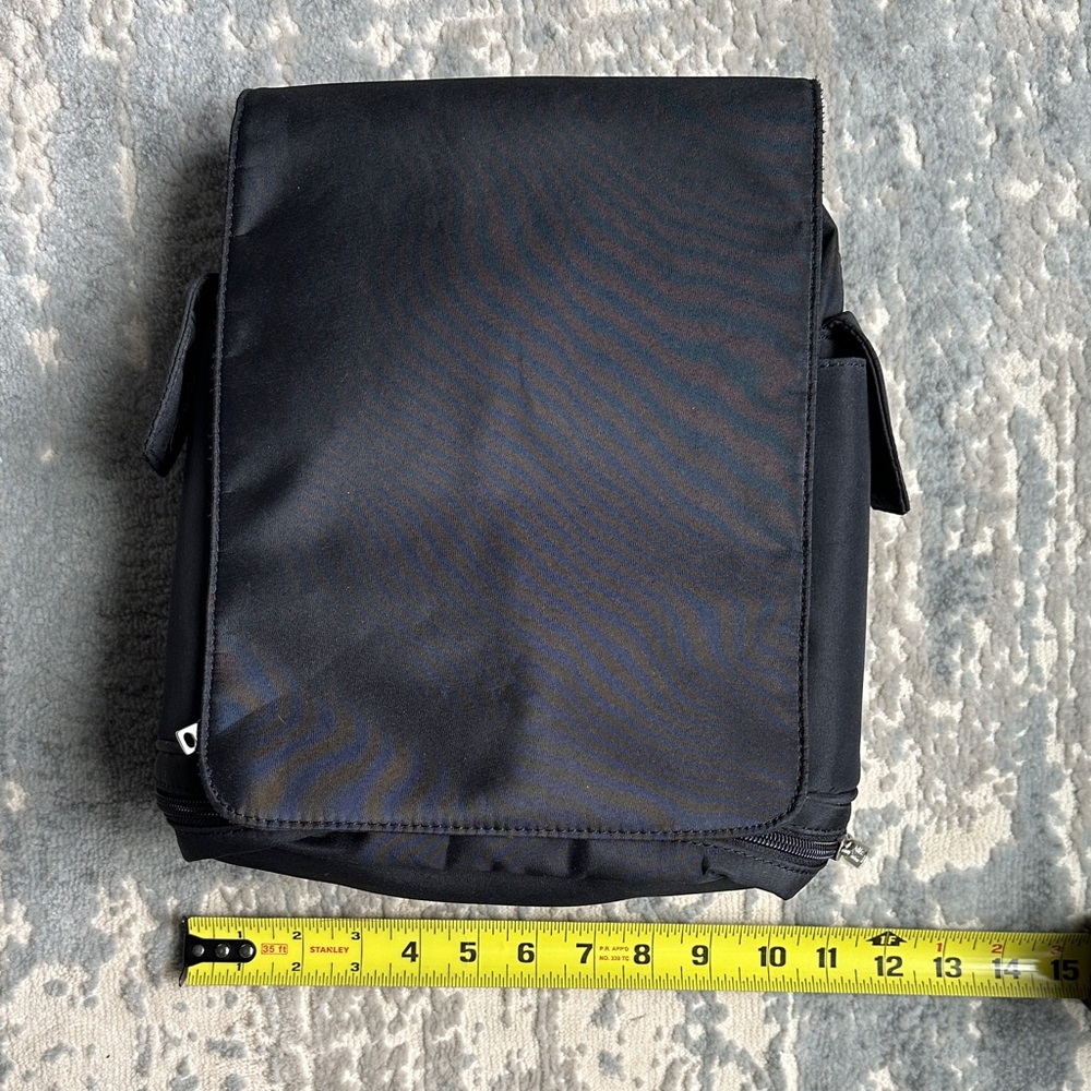 Anti-Theft Travel Bag | Crossbody Backpack | RFID Pocket - Picture 8 of 9